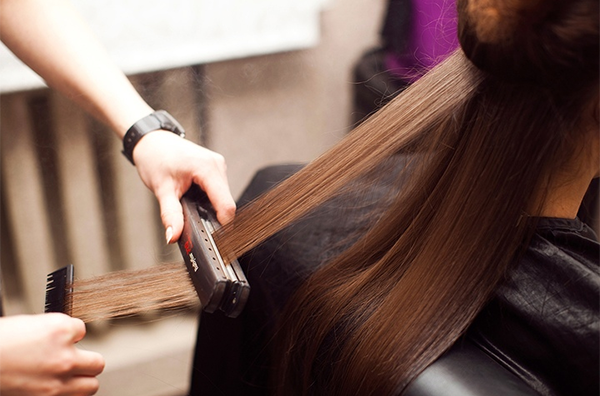Как выпрямить волосы в домашних условиях: 7 простых способов без утюжка и фена